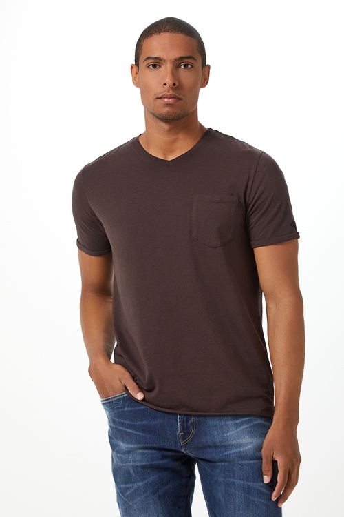 T-SHIRT MASCULINA GOLA V