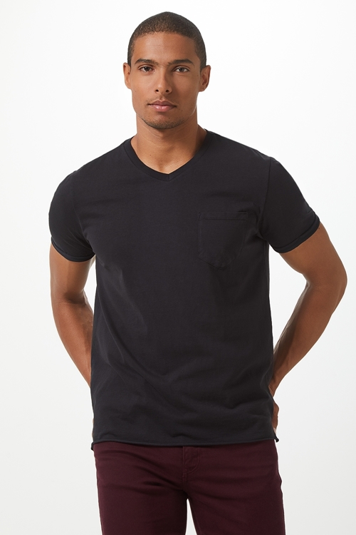 T-SHIRT MASCULINA GOLA V